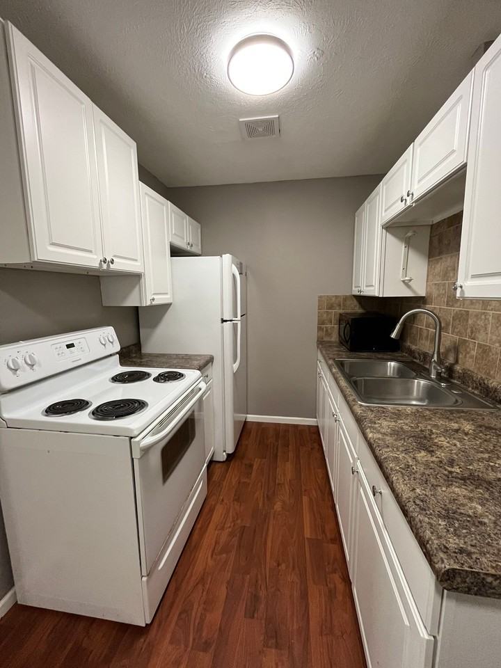 3840 S 46 - Photo 2 of 7