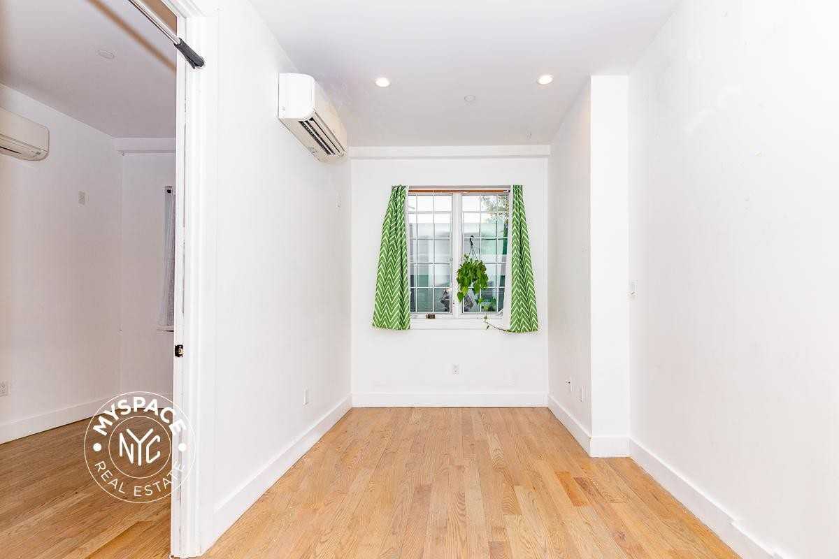 1534 Putnam Ave #1A - Photo 3 of 10