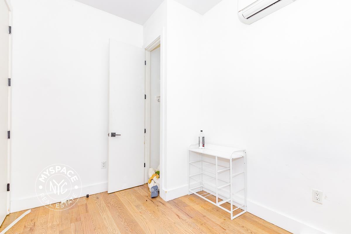 1534 Putnam Ave #1A - Photo 5 of 10