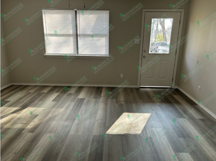 816 A St - Photo 2 of 8