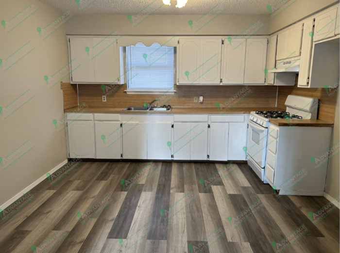 816 A St - Photo 3 of 8