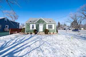 featured image of 130 W 86th St #1