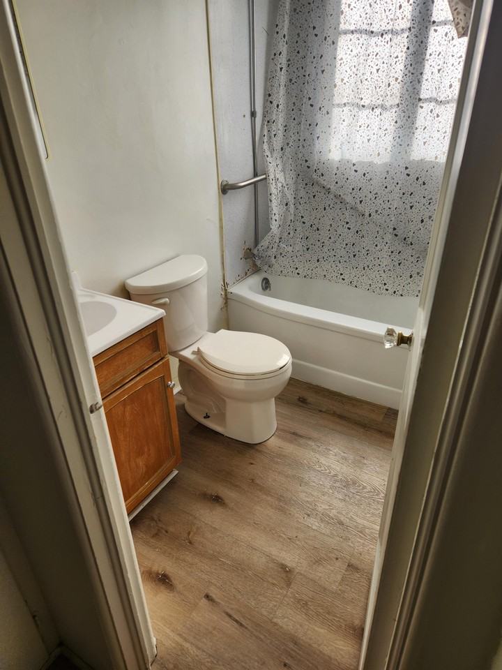 2806 Main St #1 - Photo 3 of 3