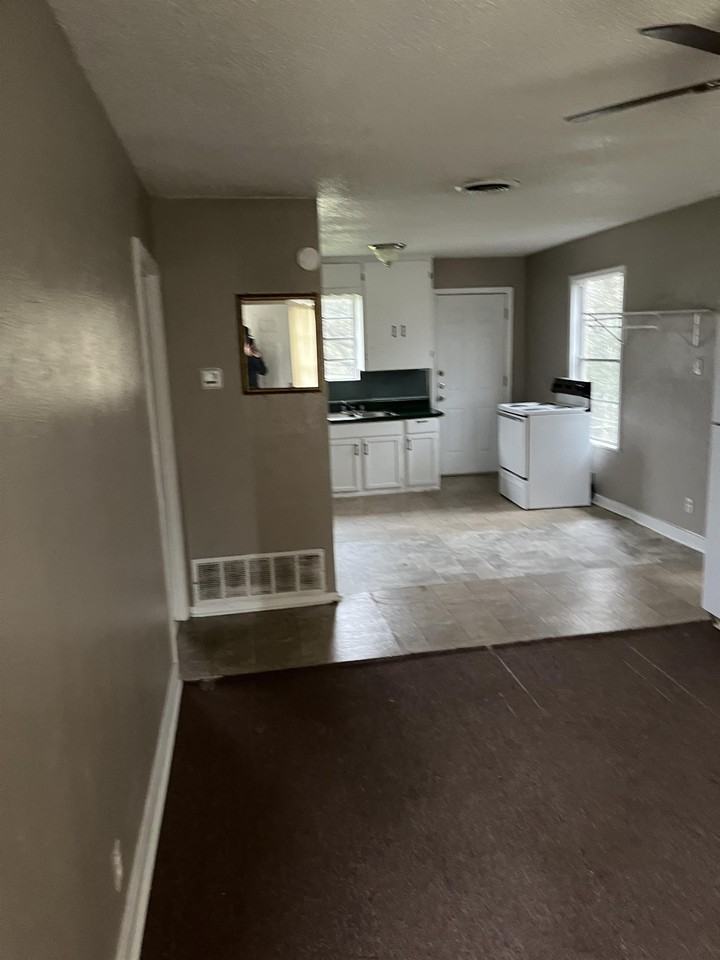 803 Southside Dr #A - Photo 3 of 8