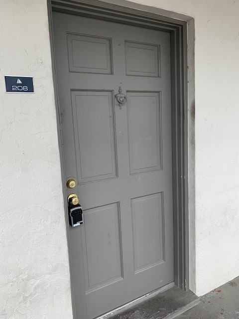 900 S. Peninsula AveUnit 208 #1 - Photo 3 of 19