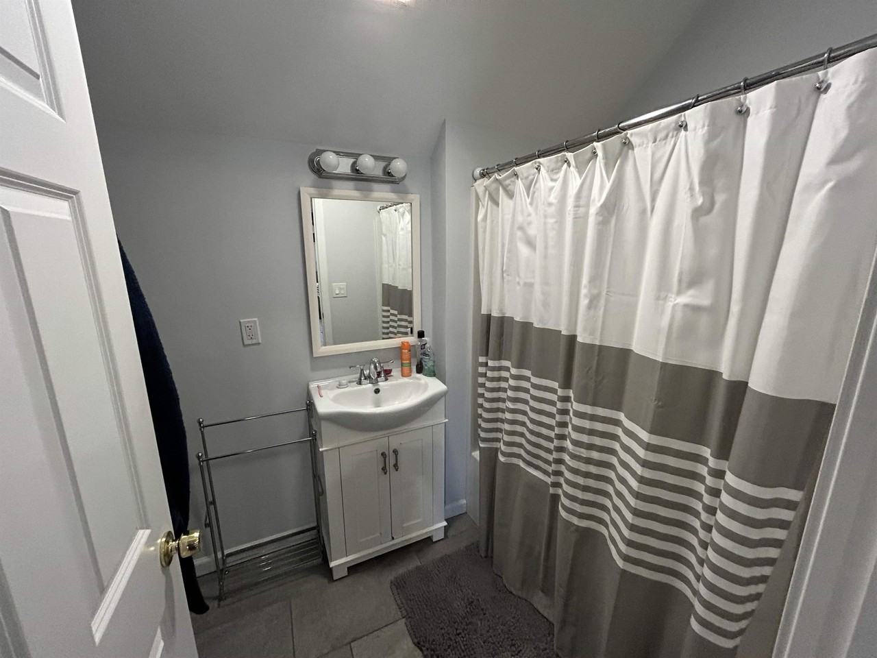 185 Mansfield St #2 - Photo 7 of 9