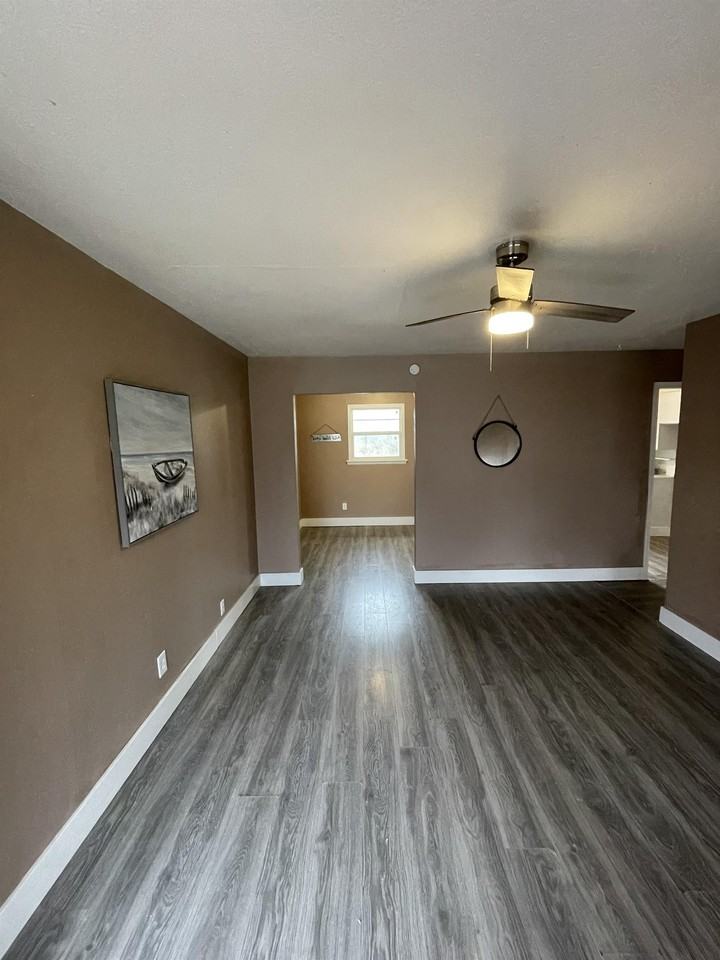 5731 N Garrison Pl #1 - Photo 4 of 8