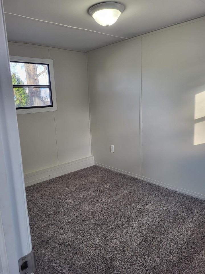 1040 Avenue Of The Cities - 11 #11 - Photo 3 of 9