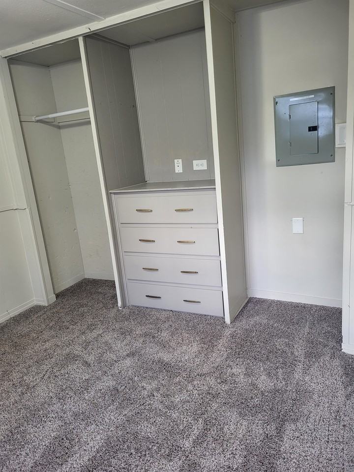 1040 Avenue Of The Cities - 11 #11 - Photo 5 of 9