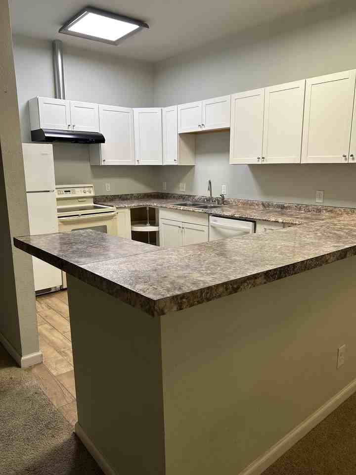 130 E San Antonio St #B - Photo 3 of 9