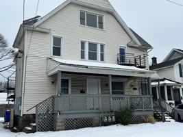 featured image of 365 Troup St #2