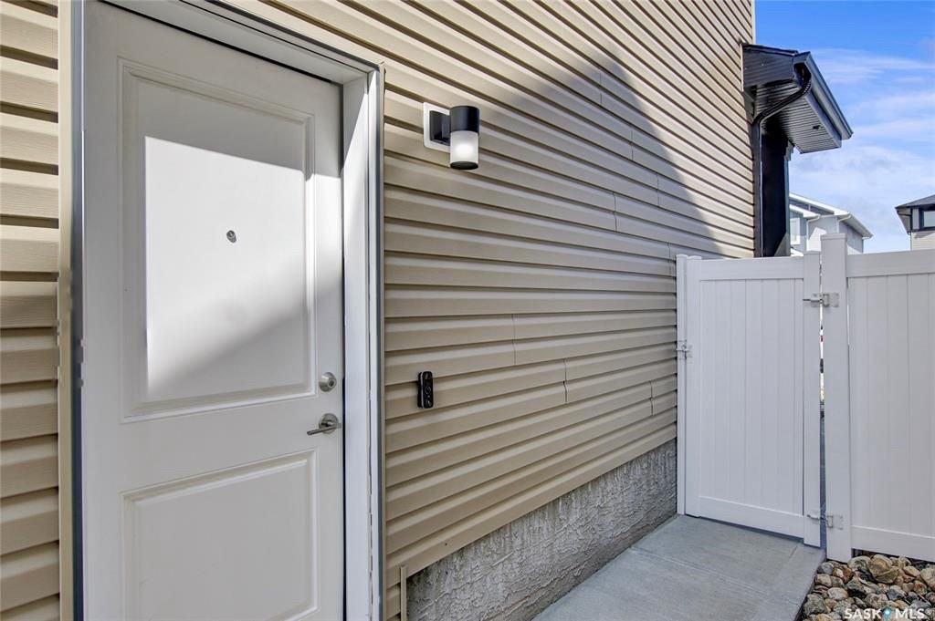 5006 Tutor Way - Photo 2 of 10