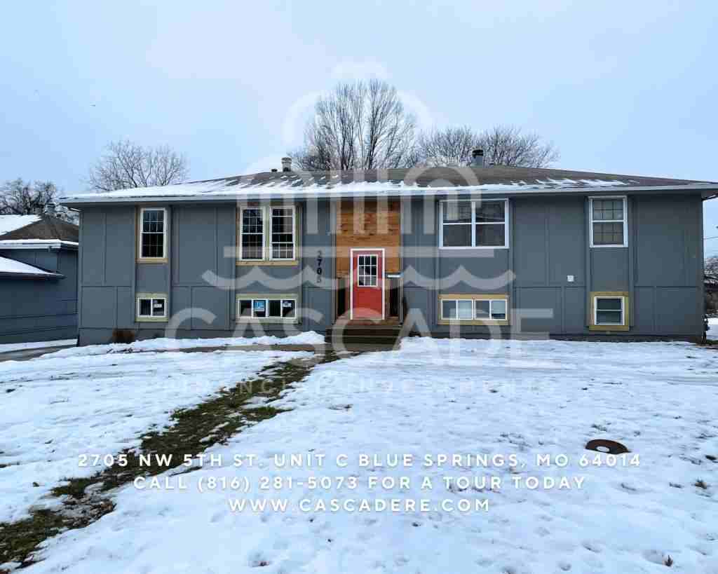 2705 Nw 5th St #C - Photo 2 of 10