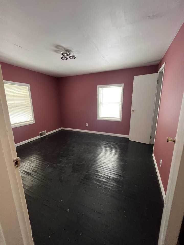 612 Monroe St - Photo 2 of 7