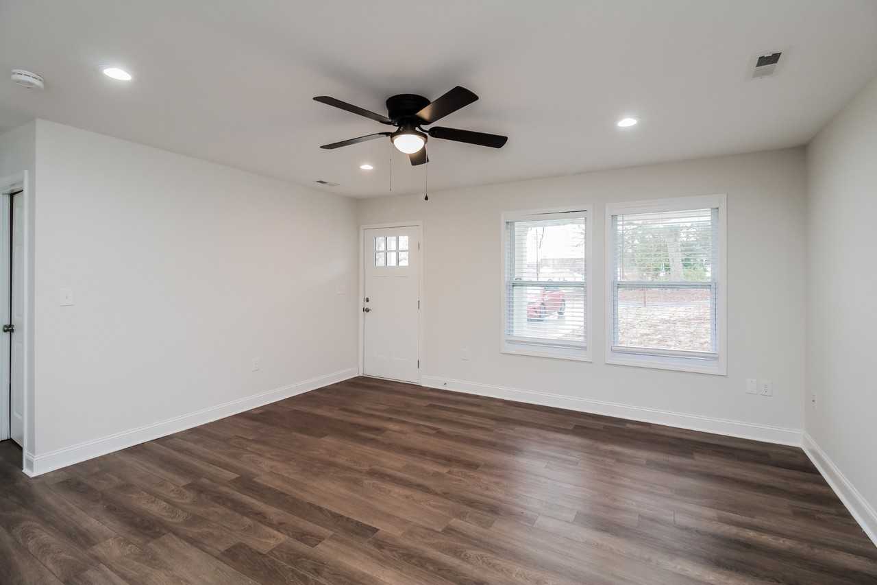 36 Oak St - Photo 5 of 16