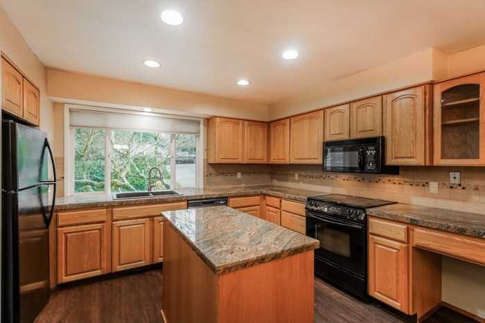 14536 Rainbow Dr - Photo 2 of 11