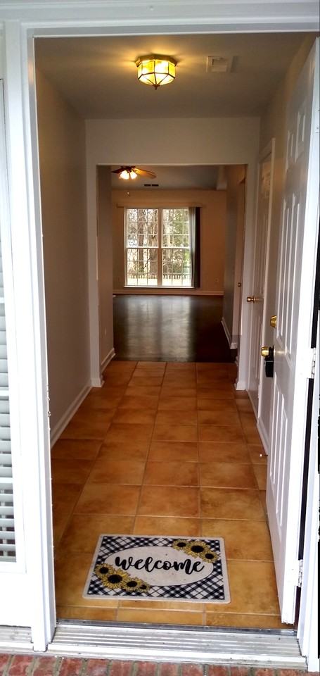 10433 Roundleaf Dr - Photo 2 of 18