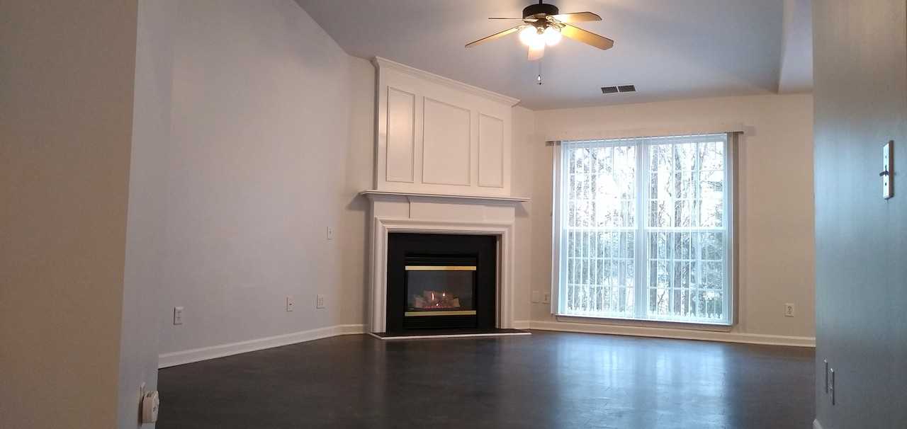 10433 Roundleaf Dr - Photo 3 of 18