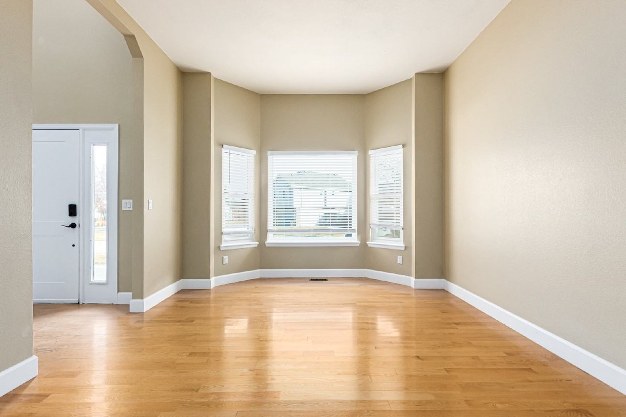 9129 Sugarstone Cir - Photo 3 of 23