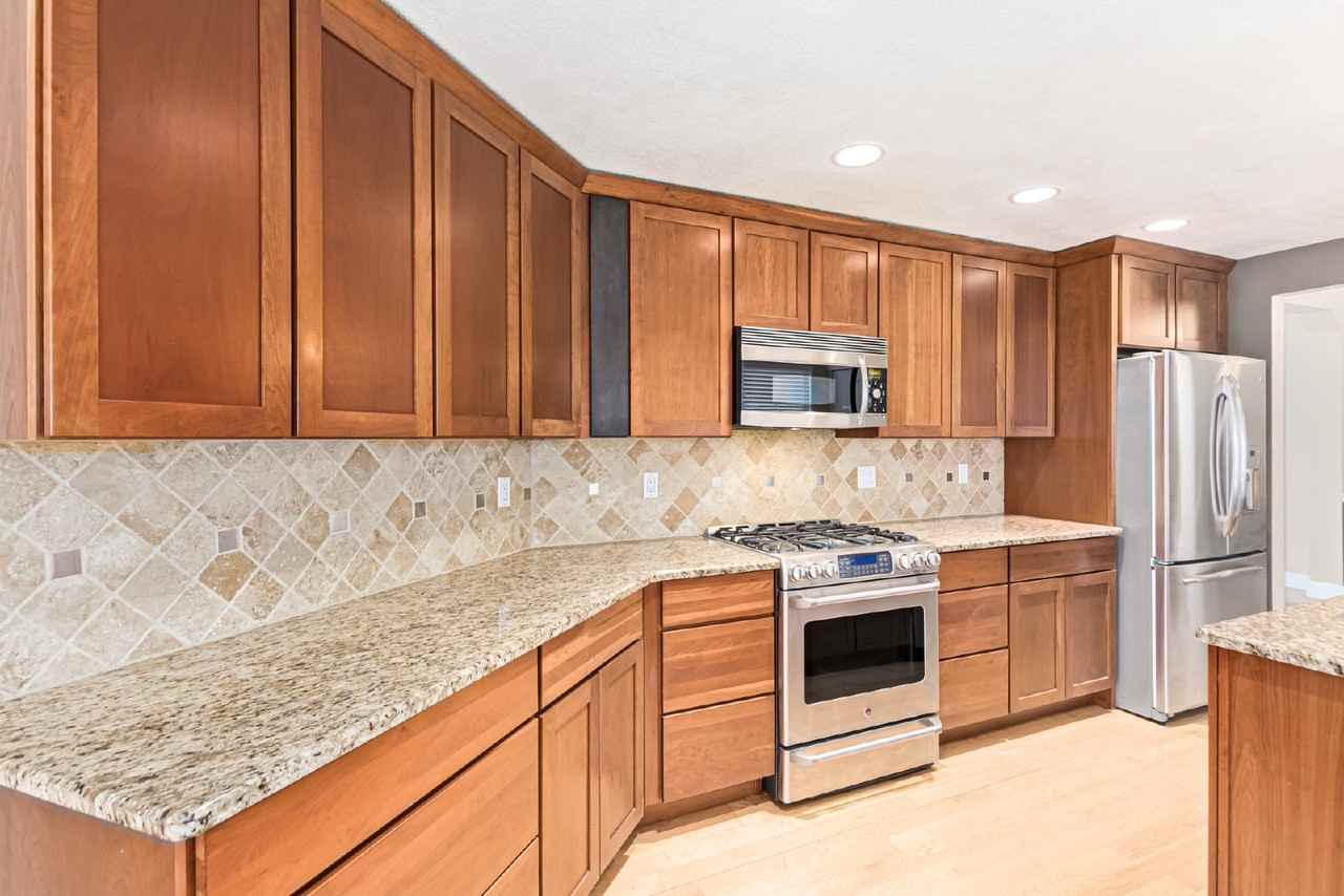 9129 Sugarstone Cir - Photo 6 of 23