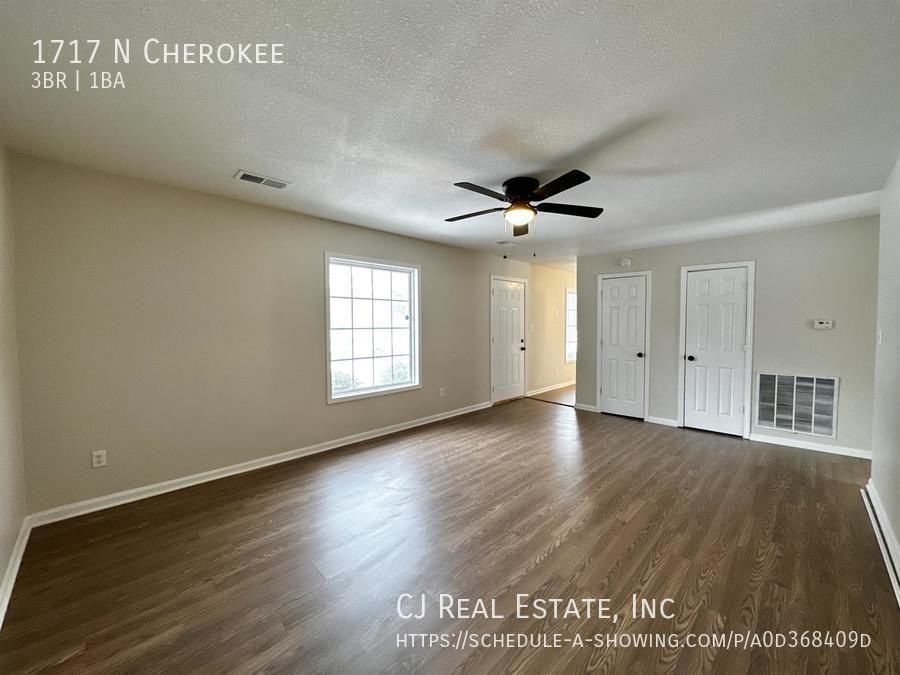 1717 N Cherokee St - Photo 2 of 8