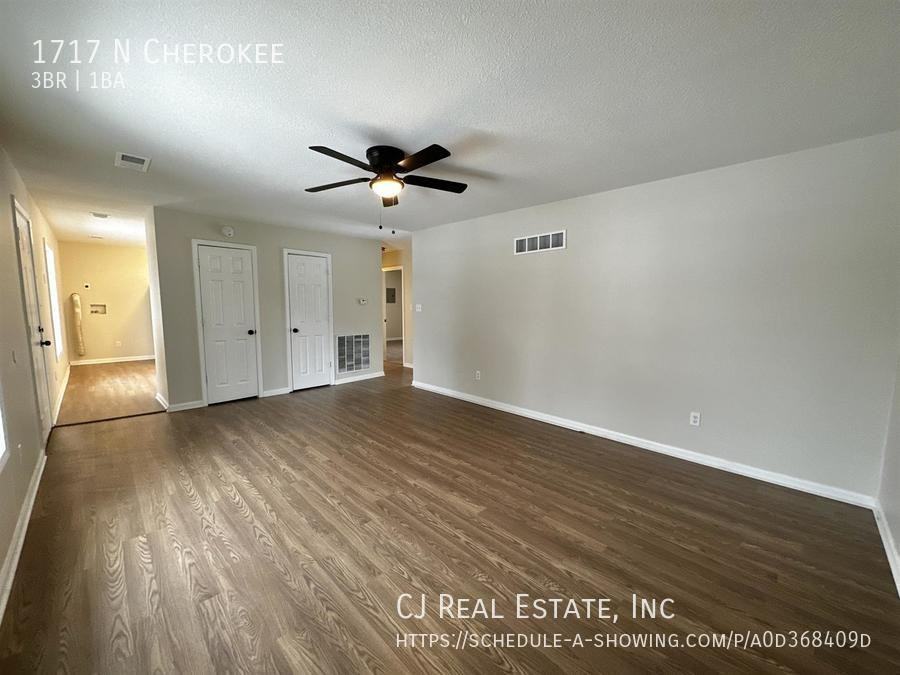 1717 N Cherokee St - Photo 3 of 8