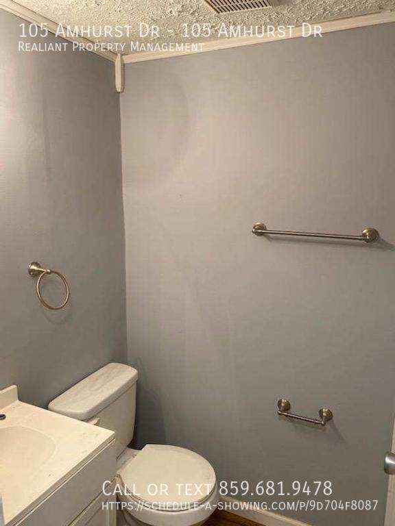 105 Amhurst Dr - Photo 3 of 3