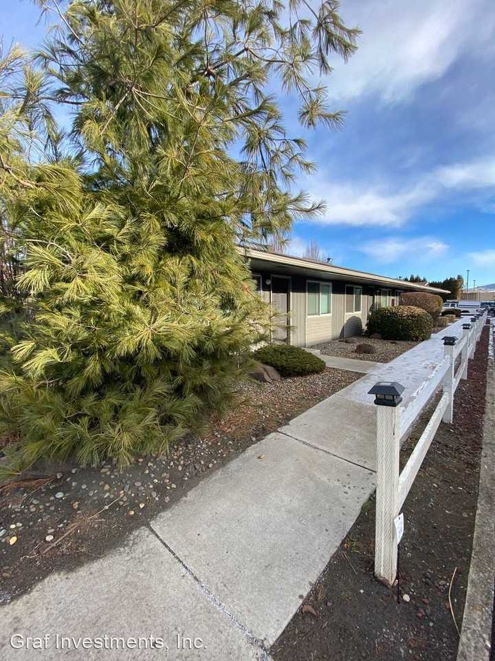 201 Jim Clements Way - Photo 2 of 16