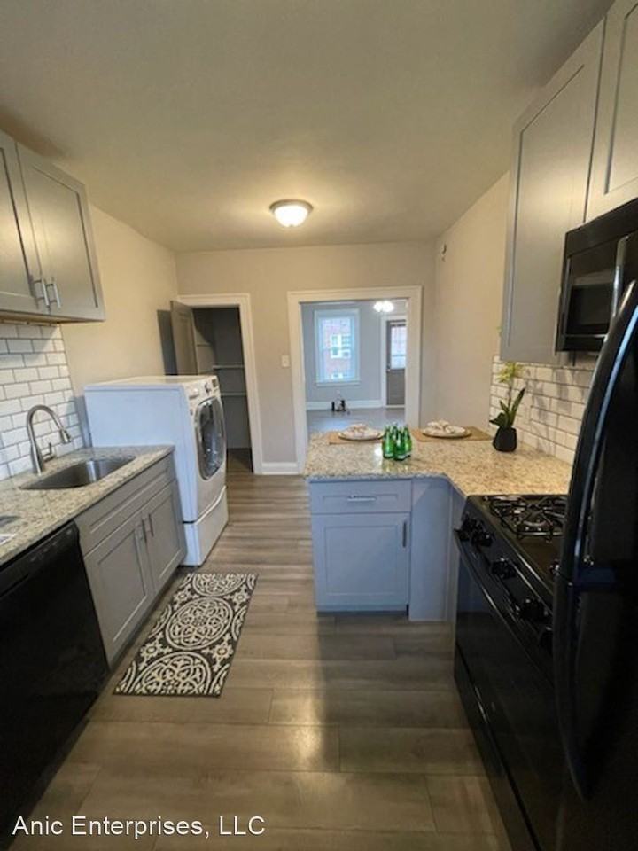 1003 Art Hill Pl. - Photo 3 of 14