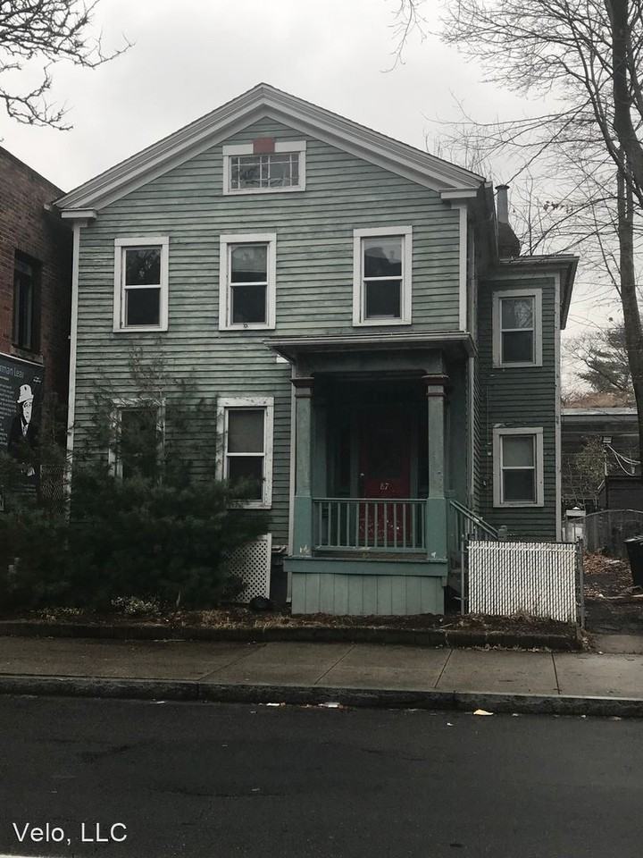 87 Howe Street - Photo 2 of 9