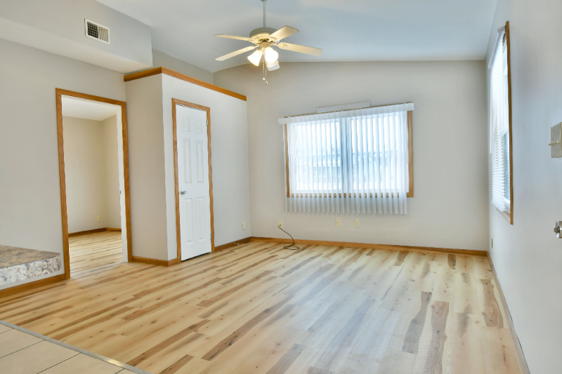 400 Idaho Ave - Photo 3 of 14