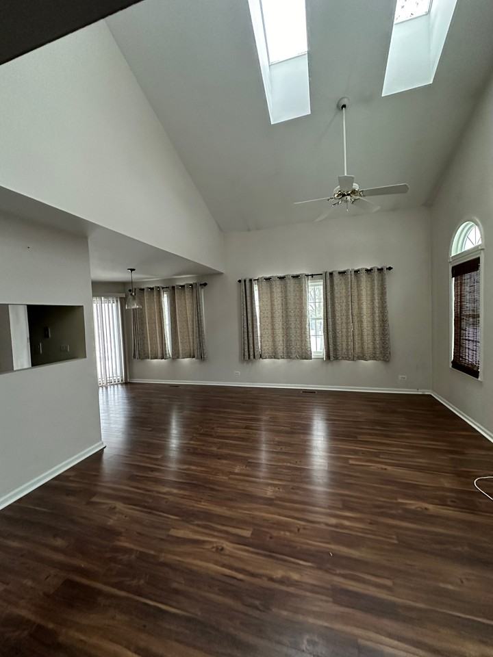 386 Waterford Ct - Photo 2 of 27
