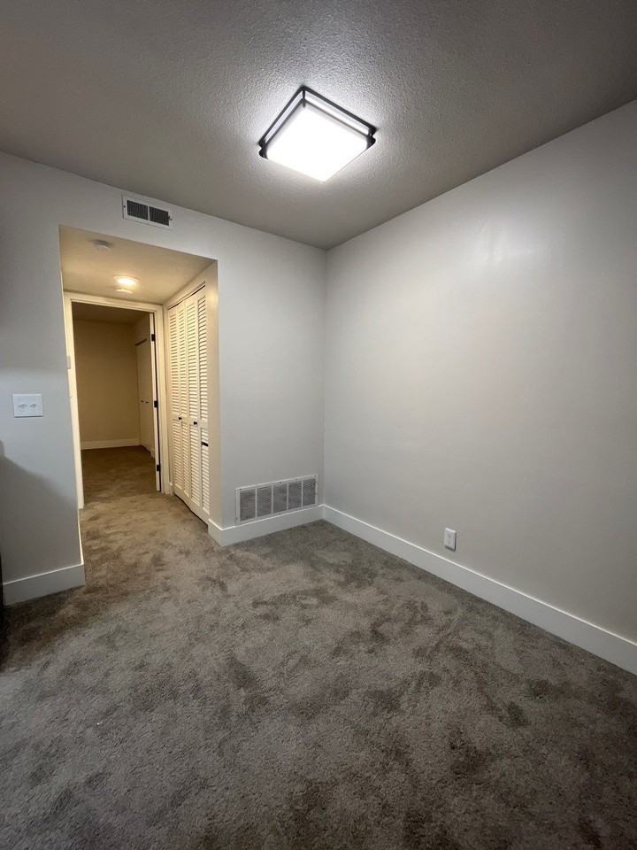 3629 N 60 - Photo 2 of 20