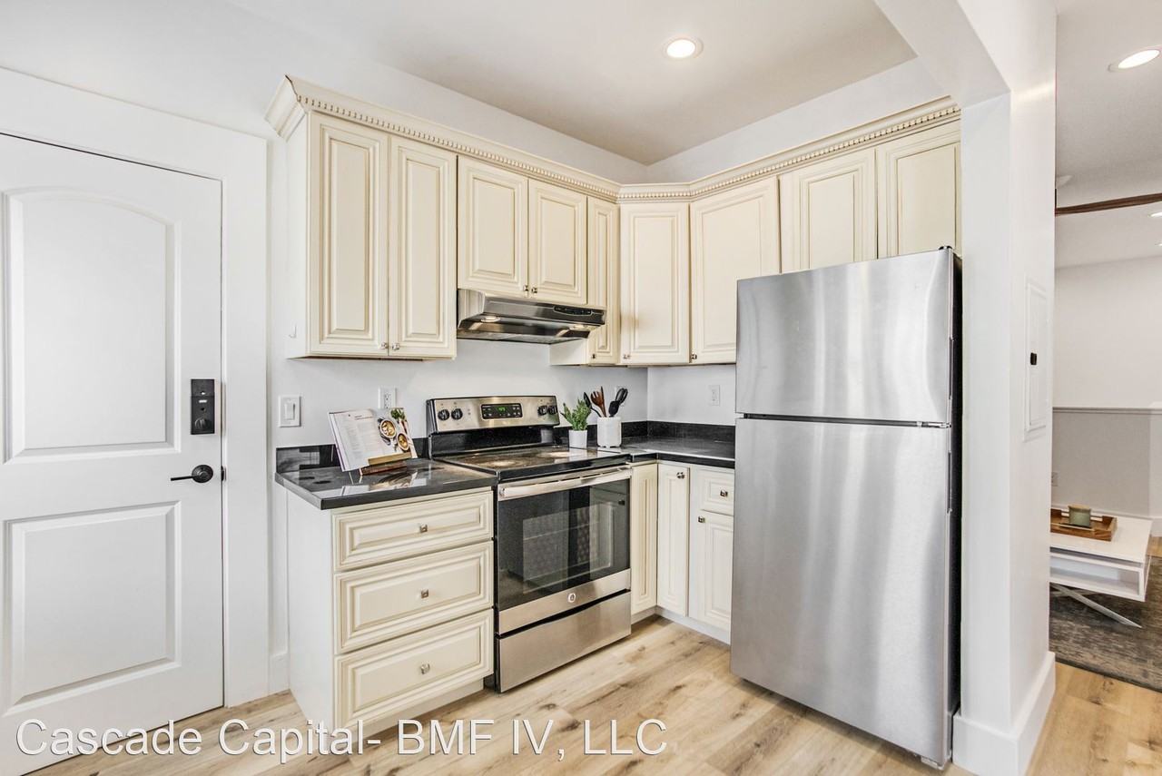 2618 College Avenue - Photo 2 of 13