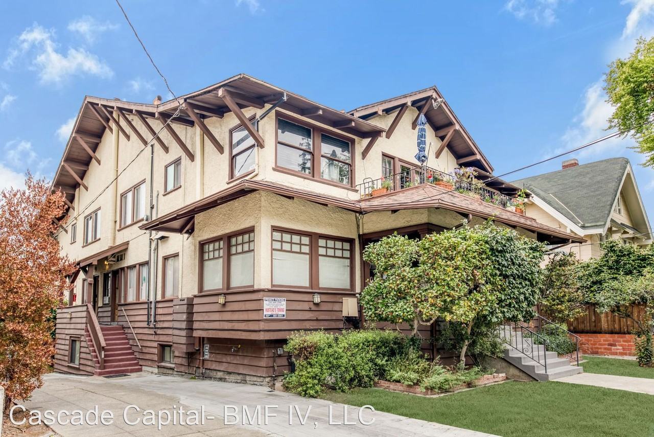 2618 College Avenue - Photo 3 of 13