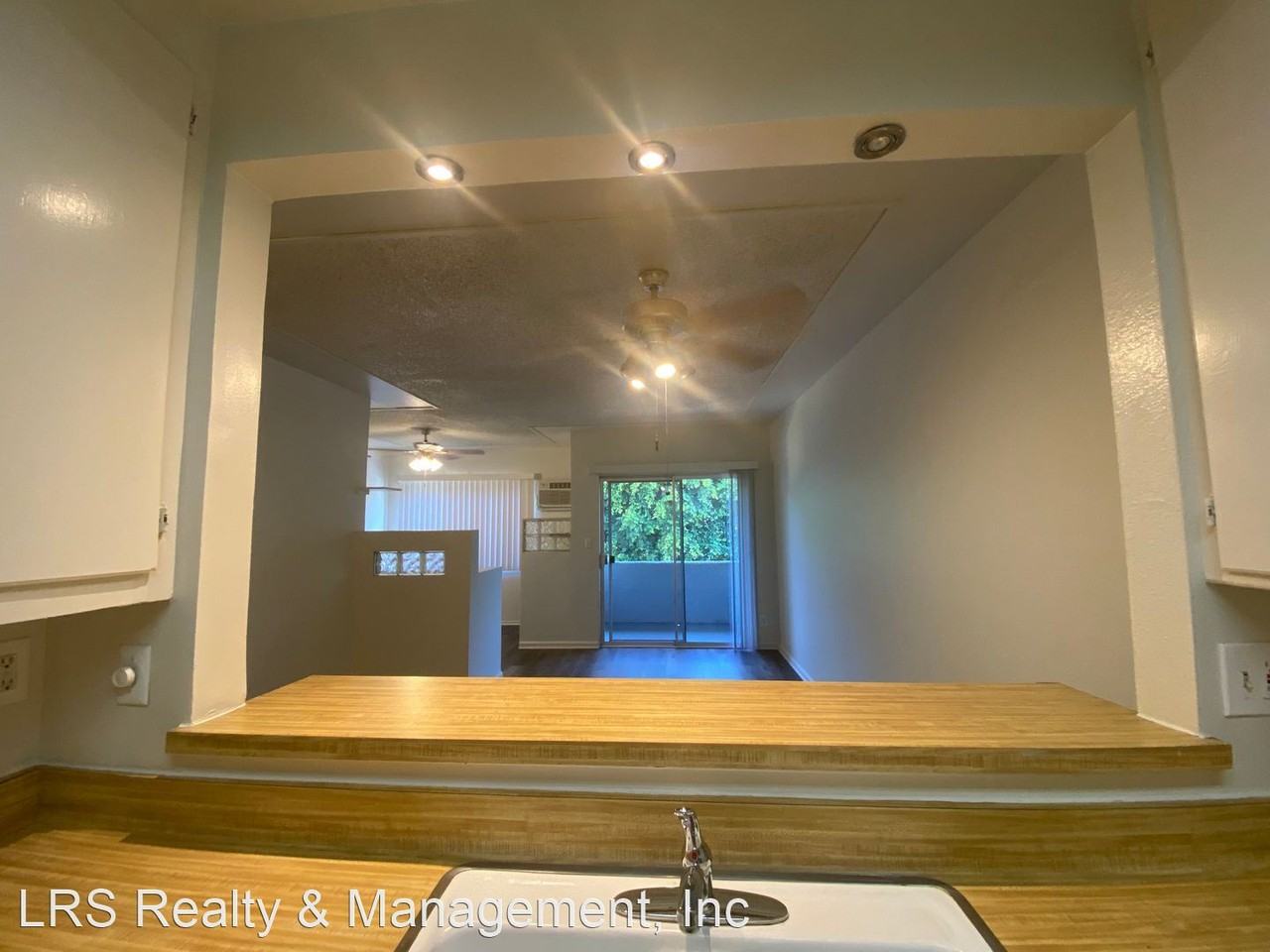 13825 Vanowen - Photo 2 of 9