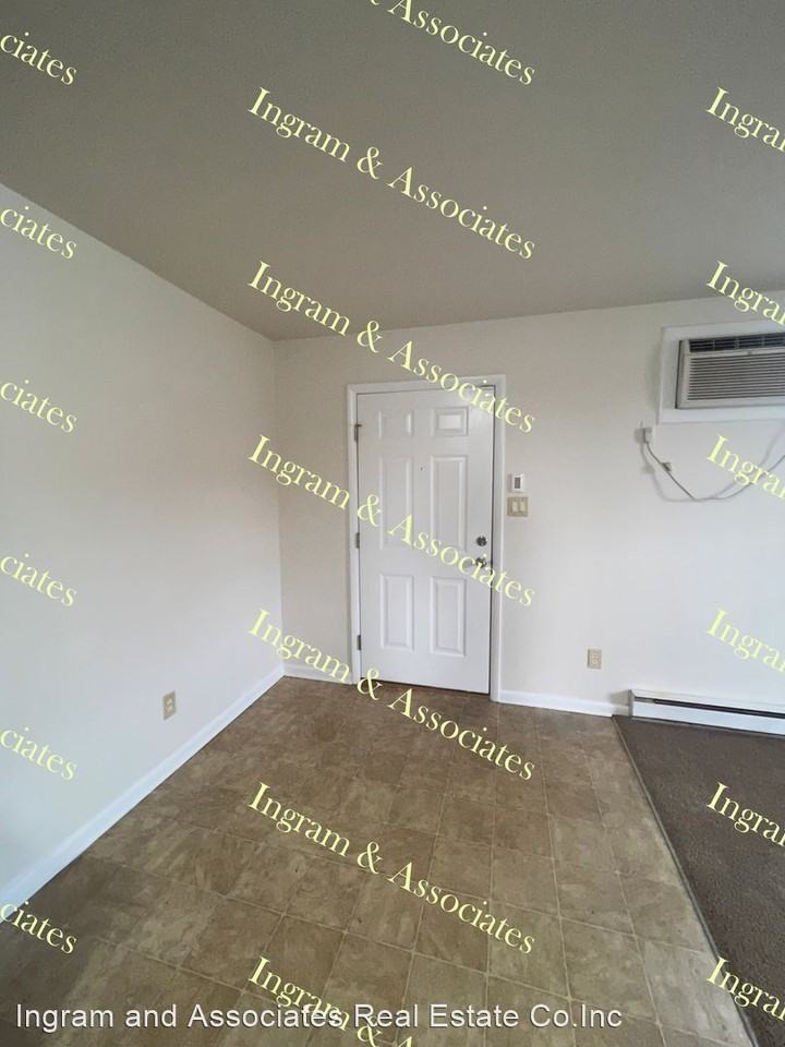 City Point Road Apartments - Photo 2 of 8