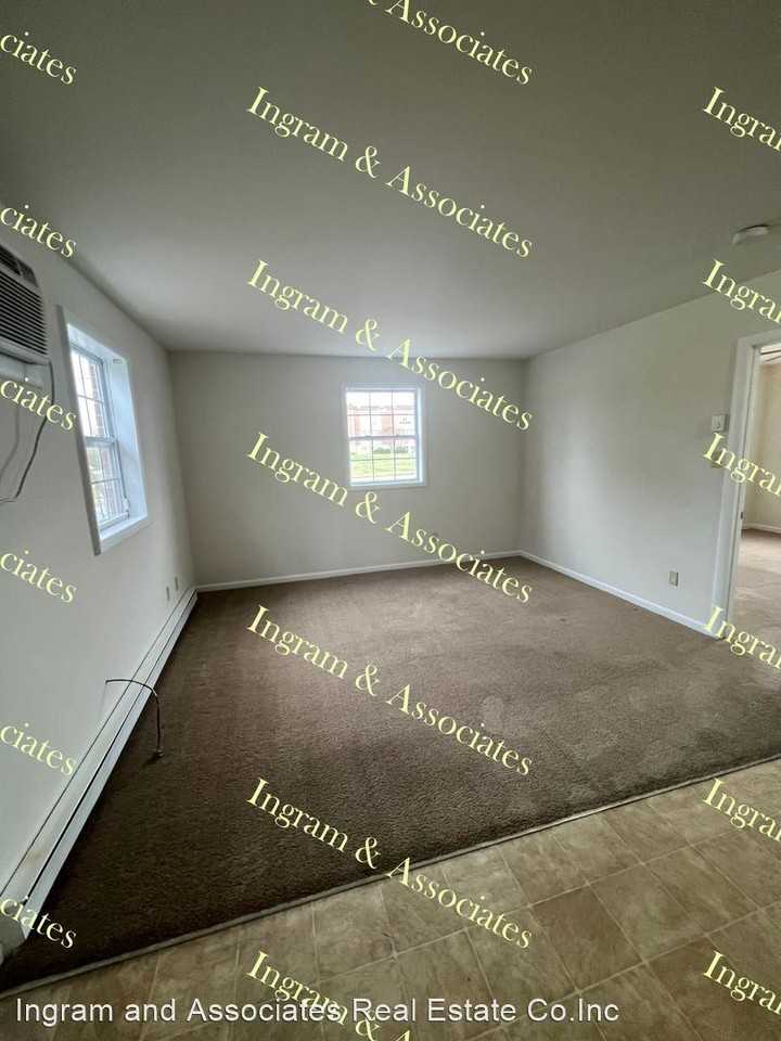 City Point Road Apartments - Photo 3 of 8