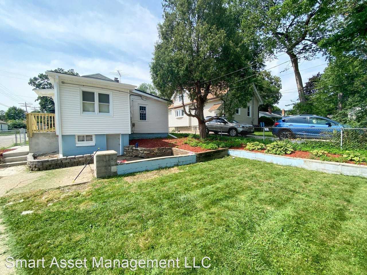 4820 N 70th St - Photo 2 of 15