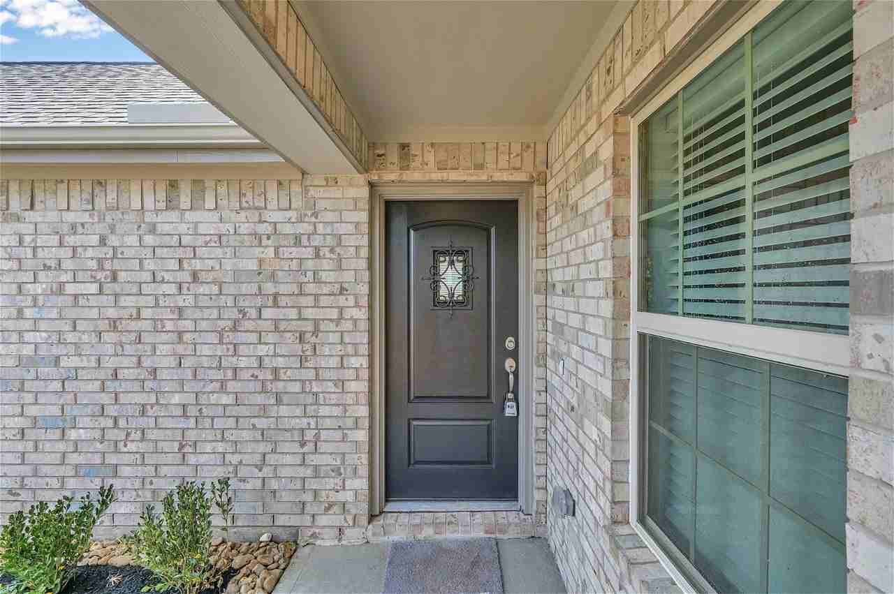 22620 Malvicino Dr - Photo 2 of 8