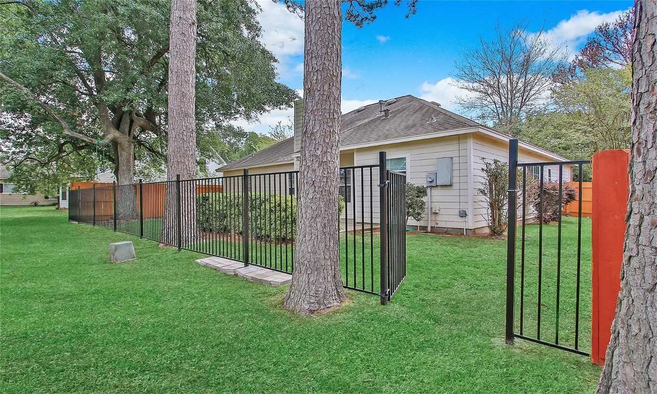 14880 Cygnus Ct - Photo 2 of 8