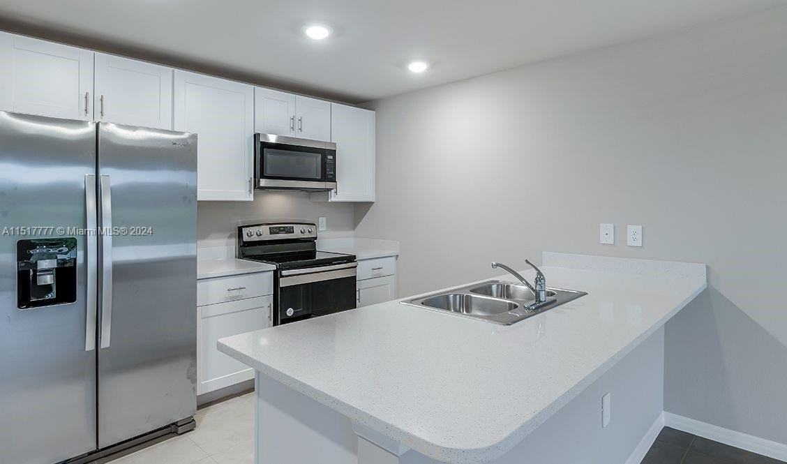 9018 E Castle Cir - Photo 3 of 8