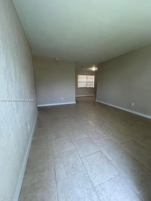 1418 Sw 33rd St #B - Photo 3 of 8