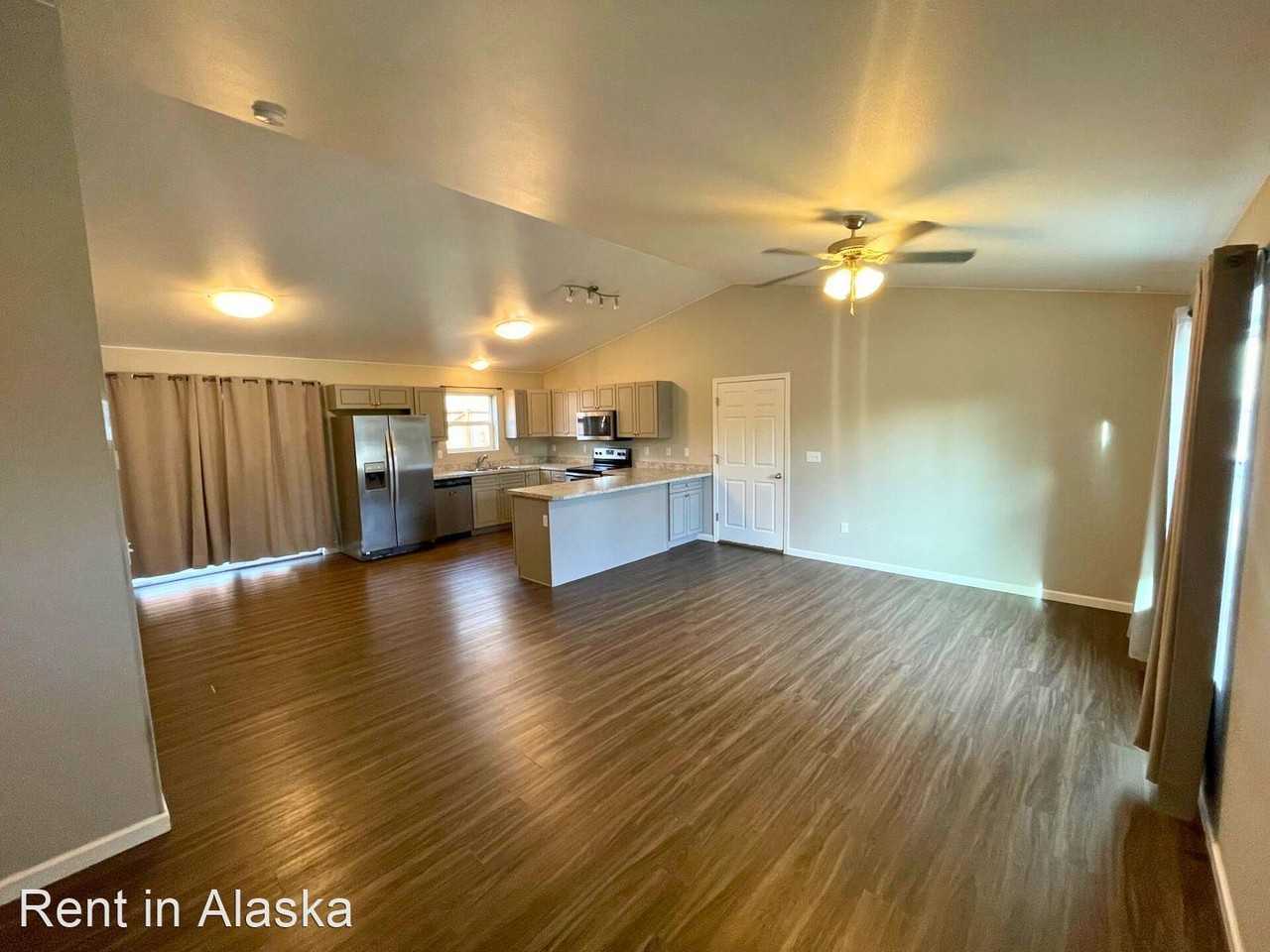 2837 - 2843 E Lakeview Road - Photo 3 of 16