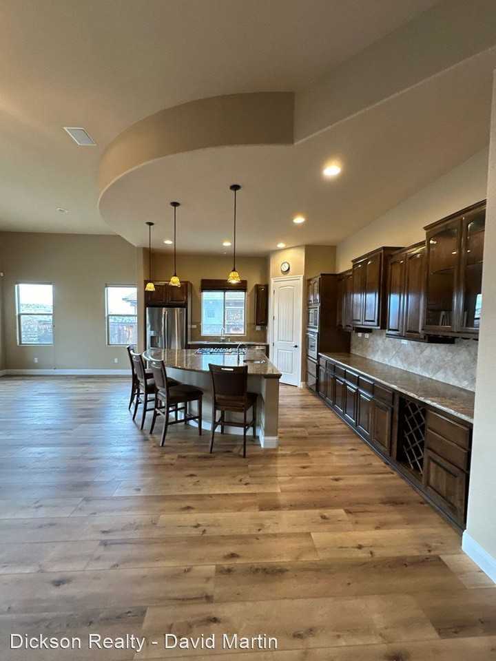 8717 Lynrock Cir - Photo 2 of 25