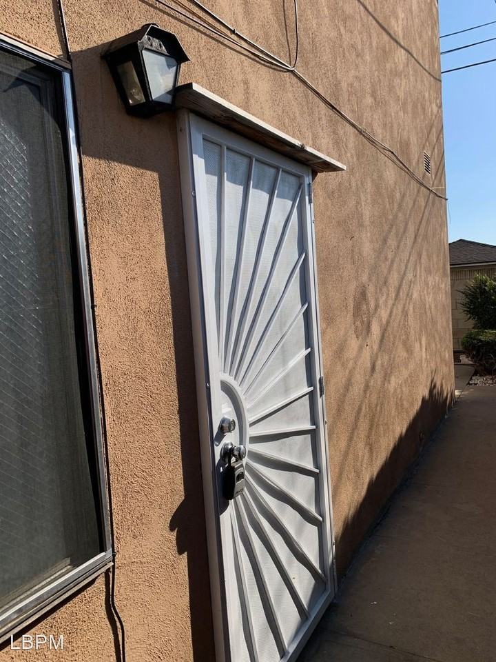 1900 Marine Ave/15103 St Andrews - Photo 2 of 3