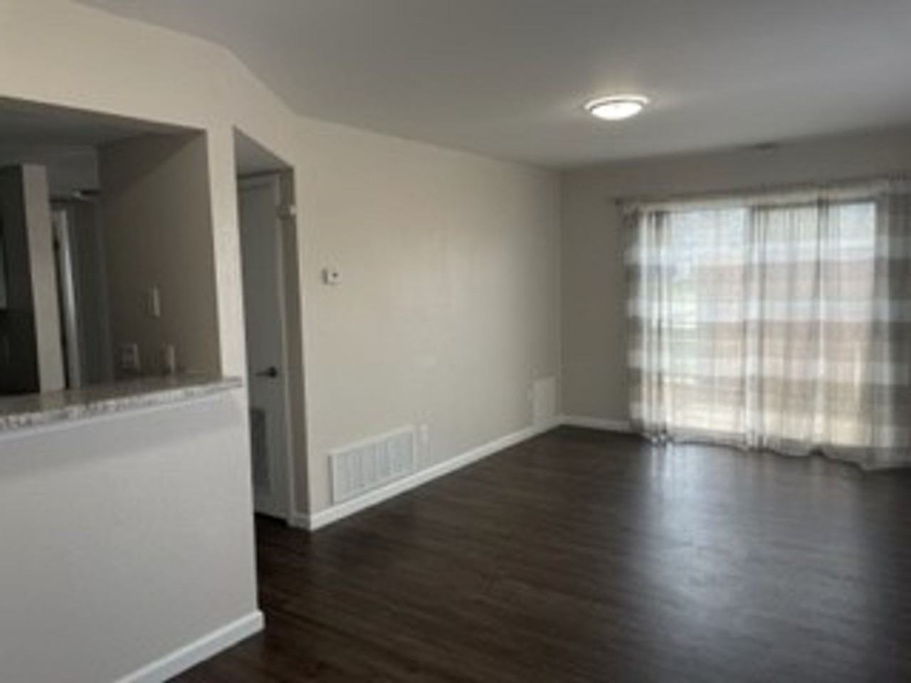 Stadium View Apartments - Photo 2 of 11