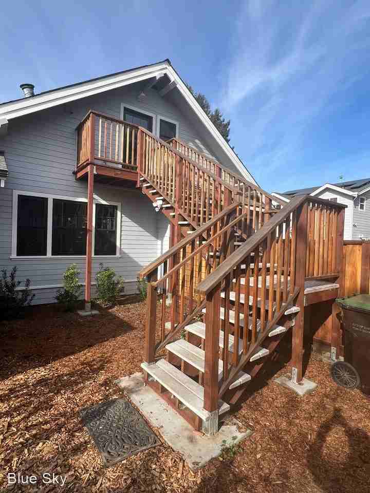 1414/1416/1418A Bay St - Photo 3 of 20