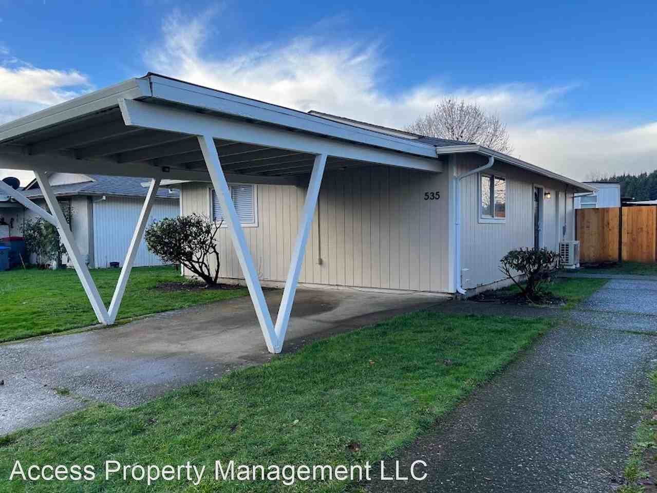 NW Fenton St - Photo 2 of 14