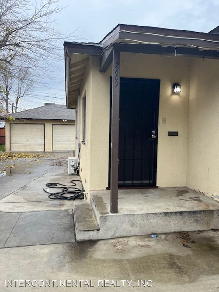 2607 CHESTER LANE 2609 CHESTER LANE - Photo 2 of 13